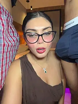 Snapshot of zui_lu chatting on 01-12-26, 01:33 zui lu online show from 01-12-26, 01:33