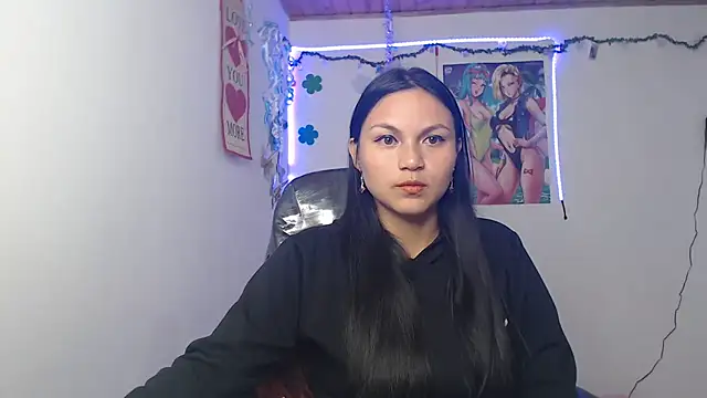 Snapshot of Zafiroweb09 chatting on 12-11-24, 01:37 Zafiroweb09 online show from 12-11-24, 01:37