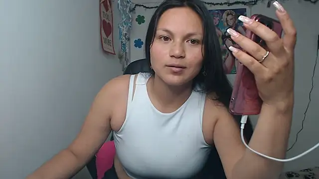 Snapshot of Zafiroweb09 chatting on 12-17-24, 06:09 Zafiroweb09 online show from 12-17-24, 06:09