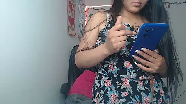 Snapshot of Zafiroweb09 chatting on 12-18-24, 09:29 Zafiroweb09 online show from 12-18-24, 09:29