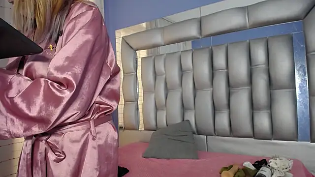 sophia ny online show from 03-17-25, 04:43