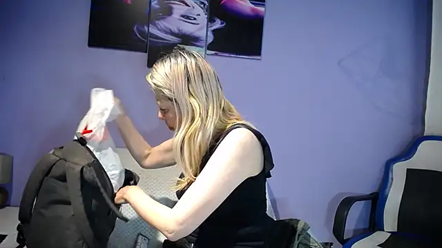 sophia ny online show from 04-29-26, 01:15