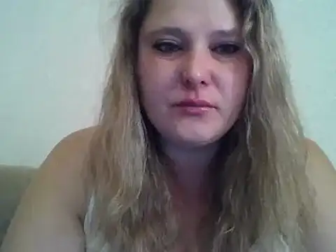 Snapshot of ParisMimi chatting on 09-17-25, 07:32 ParisMimi online show from 09-17-25, 07:32