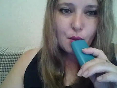 Snapshot of ParisMimi chatting on 09-24-25, 07:12 ParisMimi online show from 09-24-25, 07:12