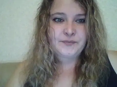 Snapshot of ParisMimi chatting on 10-04-25, 04:32 ParisMimi online show from 10-04-25, 04:32