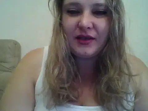 Snapshot of ParisMimi chatting on 10-13-25, 07:41 ParisMimi online show from 10-13-25, 07:41