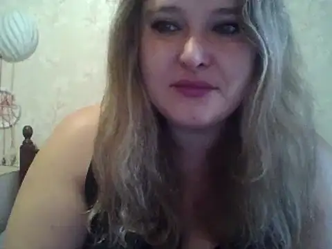 Snapshot of ParisMimi chatting on 10-20-25, 08:15 ParisMimi online show from 10-20-25, 08:15