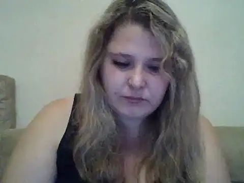 Snapshot of ParisMimi chatting on 11-21-25, 10:25 ParisMimi online show from 11-21-25, 10:25