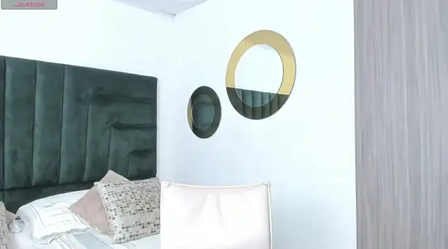 Snapshot of BarbaraKnox_ chatting on 12-19-24, 12:12 BarbaraKnox online show from 12-19-24, 12:12