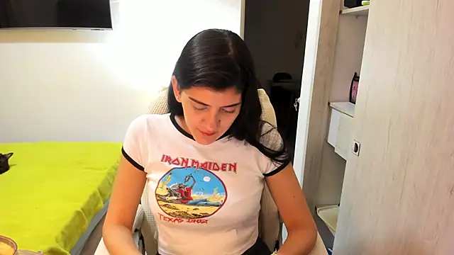 misstoya online show from 10-15-25, 01:06