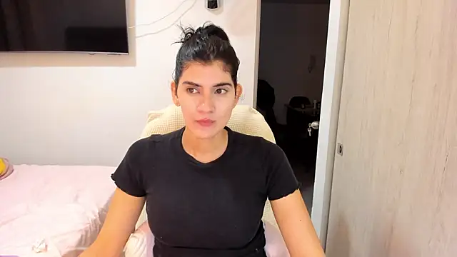 misstoya online show from 11-19-25, 10:21