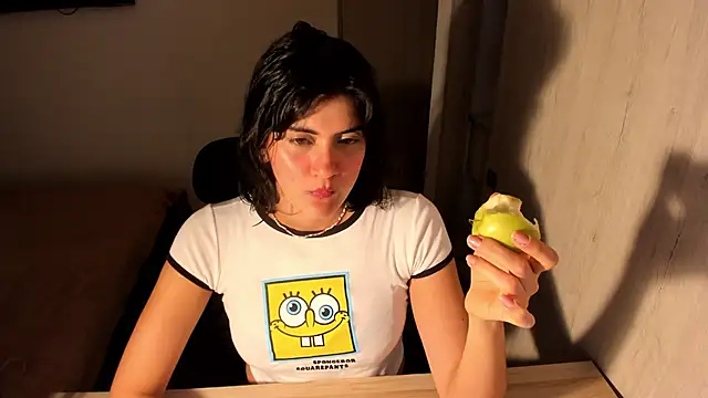 Snapshot of misstoya chatting on 05-11-26, 01:55 misstoya online show from 05-11-26, 01:55