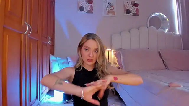 martinaaricci online show from 03-03-26, 04:46