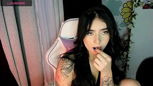 Snapshot of pamela__mar chatting on 12-19-24, 12:34 pamela mar online show from 12-19-24, 12:34