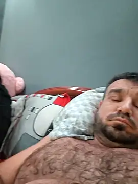 Snapshot of Futacisu chatting on 12-15-25, 10:14 Futacisu online show from 12-15-25, 10:14