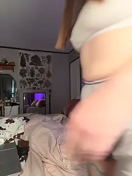 Snapshot of Sweetdee222x chatting on 12-15-25, 11:09 Sweetdee222x online show from 12-15-25, 11:09