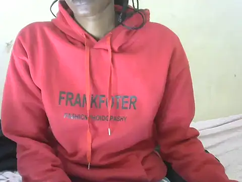 Snapshot of Pretty-emmie chatting on 01-16-25, 06:27 Pretty-emmie online show from 01-16-25, 06:27