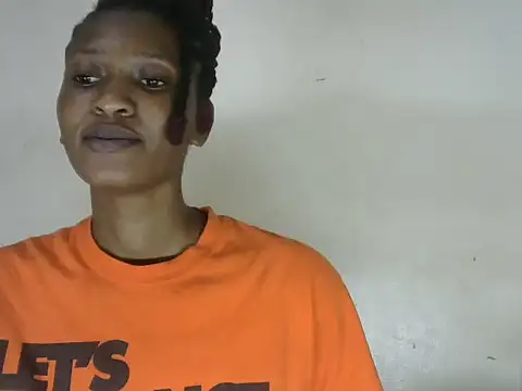 Snapshot of Pretty-emmie chatting on 02-14-25, 10:28 Pretty-emmie online show from 02-14-25, 10:28