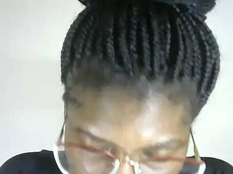 Snapshot of Pretty-emmie chatting on 10-06-25, 05:05 Pretty-emmie online show from 10-06-25, 05:05