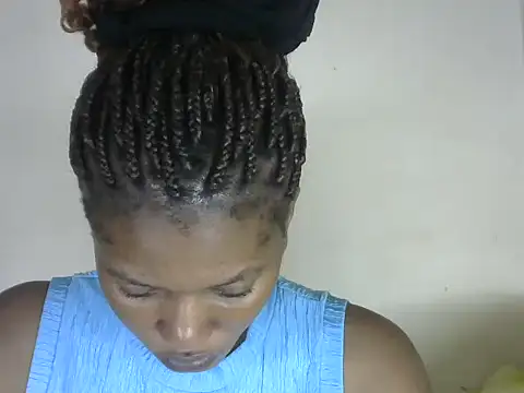 Snapshot of Pretty-emmie chatting on 10-10-25, 11:04 Pretty-emmie online show from 10-10-25, 11:04