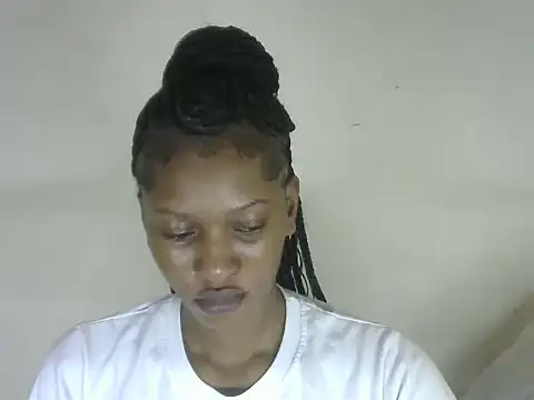 Snapshot of Pretty-emmie chatting on 10-23-25, 06:17 Pretty-emmie online show from 10-23-25, 06:17