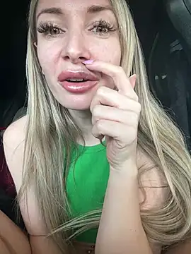 Snapshot of Micky_Muffin chatting on 03-07-25, 09:18 Micky Muffin online show from 03-07-25, 09:18