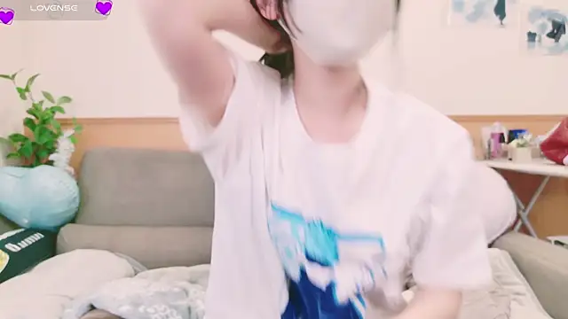 Snapshot of Conatsu chatting on 02-14-25, 04:04 Conatsu online show from 02-14-25, 04:04