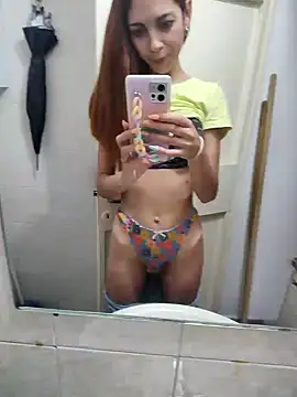 Snapshot of Valentcouple chatting on 01-16-25, 01:14 Valentcouple online show from 01-16-25, 01:14