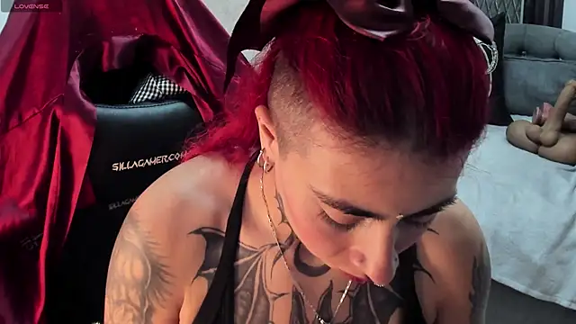 selene red  online show from 03-09-25, 04:44