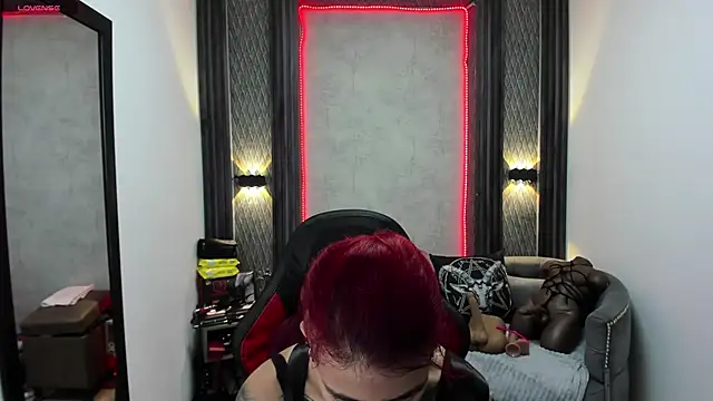 selene red  online show from 03-18-25, 01:42