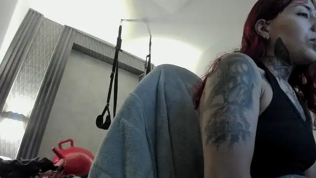 selene red  online show from 12-04-25, 02:04