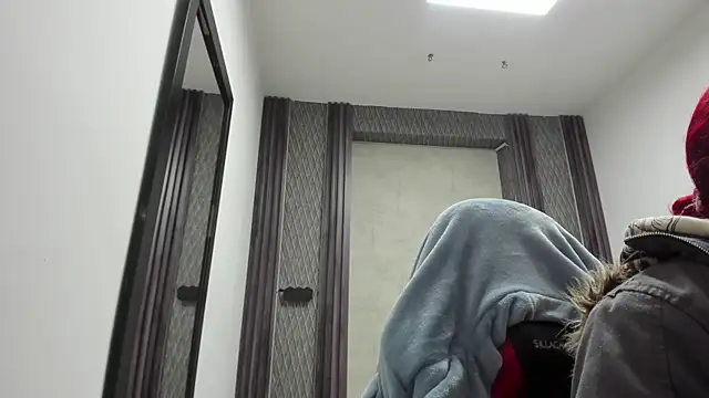 selene red  online show from 04-15-26, 01:45