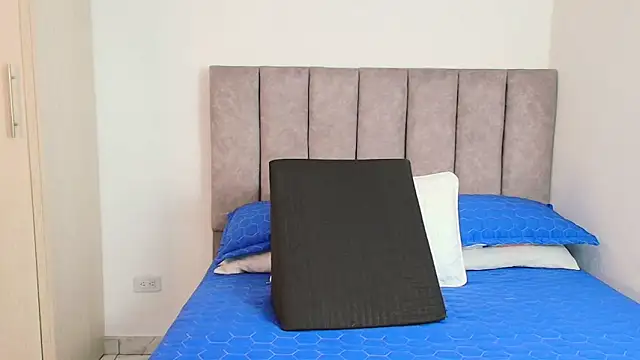 Snapshot of karina_lewis_ chatting on 01-14-25, 03:43 karina lewis online show from 01-14-25, 03:43