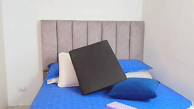 Snapshot of karina_lewis_ chatting on 01-27-25, 03:26 karina lewis online show from 01-27-25, 03:26