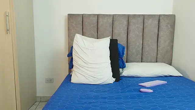 Snapshot of karina_lewis_ chatting on 03-03-25, 06:59 karina lewis online show from 03-03-25, 06:59