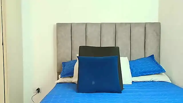 Snapshot of karina_lewis_ chatting on 09-10-25, 04:12 karina lewis online show from 09-10-25, 04:12