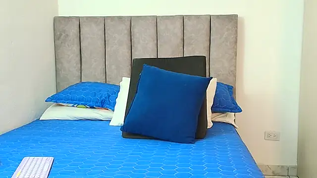 Snapshot of karina_lewis_ chatting on 09-11-25, 04:23 karina lewis online show from 09-11-25, 04:23