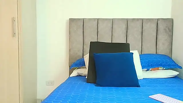 Snapshot of karina_lewis_ chatting on 09-22-25, 04:03 karina lewis online show from 09-22-25, 04:03