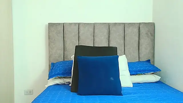 Snapshot of karina_lewis_ chatting on 10-08-25, 03:48 karina lewis online show from 10-08-25, 03:48