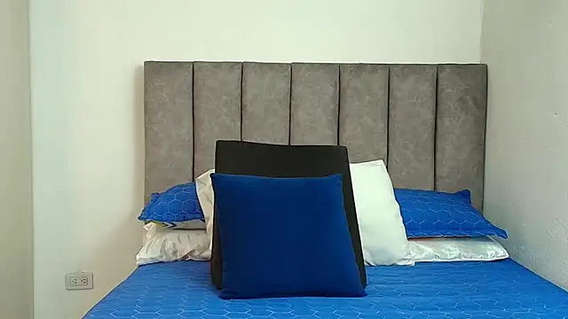 Snapshot of karina_lewis_ chatting on 11-15-25, 03:59 karina lewis online show from 11-15-25, 03:59