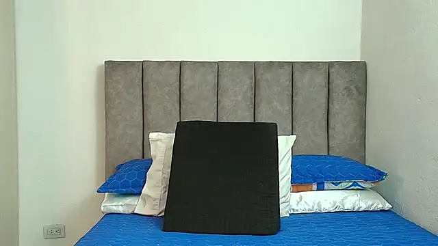 Snapshot of karina_lewis_ chatting on 11-26-25, 04:02 karina lewis online show from 11-26-25, 04:02