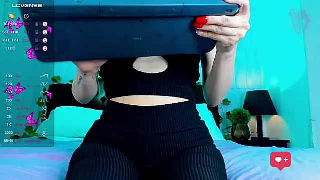 Snapshot of Staicy_Nasty chatting on 02-17-25, 05:14 Staicy Nasty online show from 02-17-25, 05:14