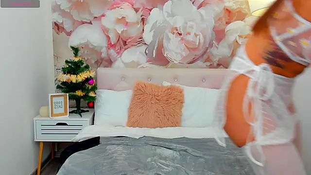 AprilWong online show from 12-20-25, 06:20