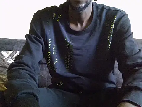 Snapshot of Delicious-D chatting on 11-30-25, 05:00 Delicious-D online show from 11-30-25, 05:00