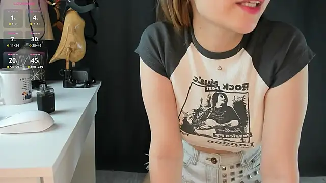 Snapshot of Kelly__bon chatting on 02-28-25, 01:14 Kelly bon online show from 02-28-25, 01:14