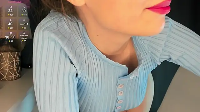 Snapshot of Kelly__bon chatting on 09-22-25, 10:12 Kelly bon online show from 09-22-25, 10:12