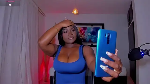 Snapshot of Scarlett_811 chatting on 12-13-25, 08:04 Scarlett 811 online show from 12-13-25, 08:04