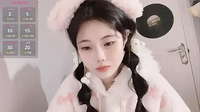 Qedgjwyz1 online show from 02-05-25, 01:54