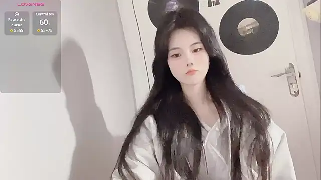 Qedgjwyz1 online show from 02-19-25, 03:39