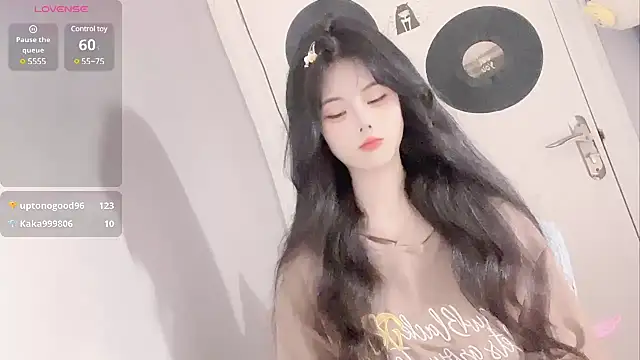 Qedgjwyz1 online show from 03-12-25, 11:42